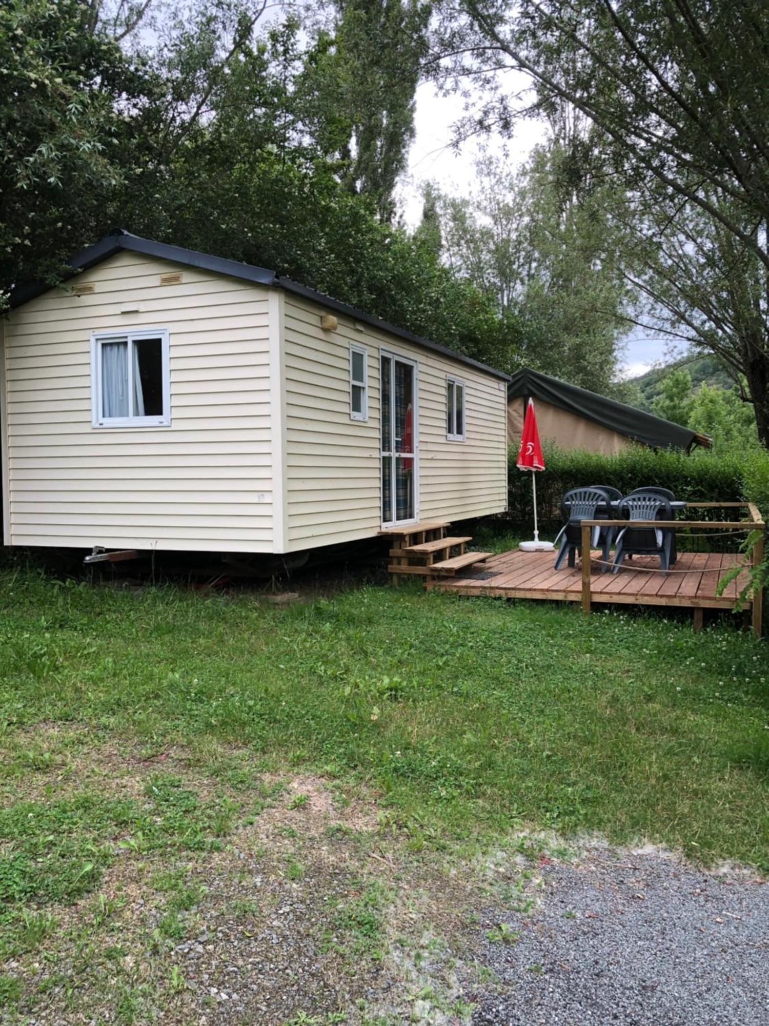 Camping Du Pont De St Gal Saint-Gal-sur-Sioule Eksteriør billede