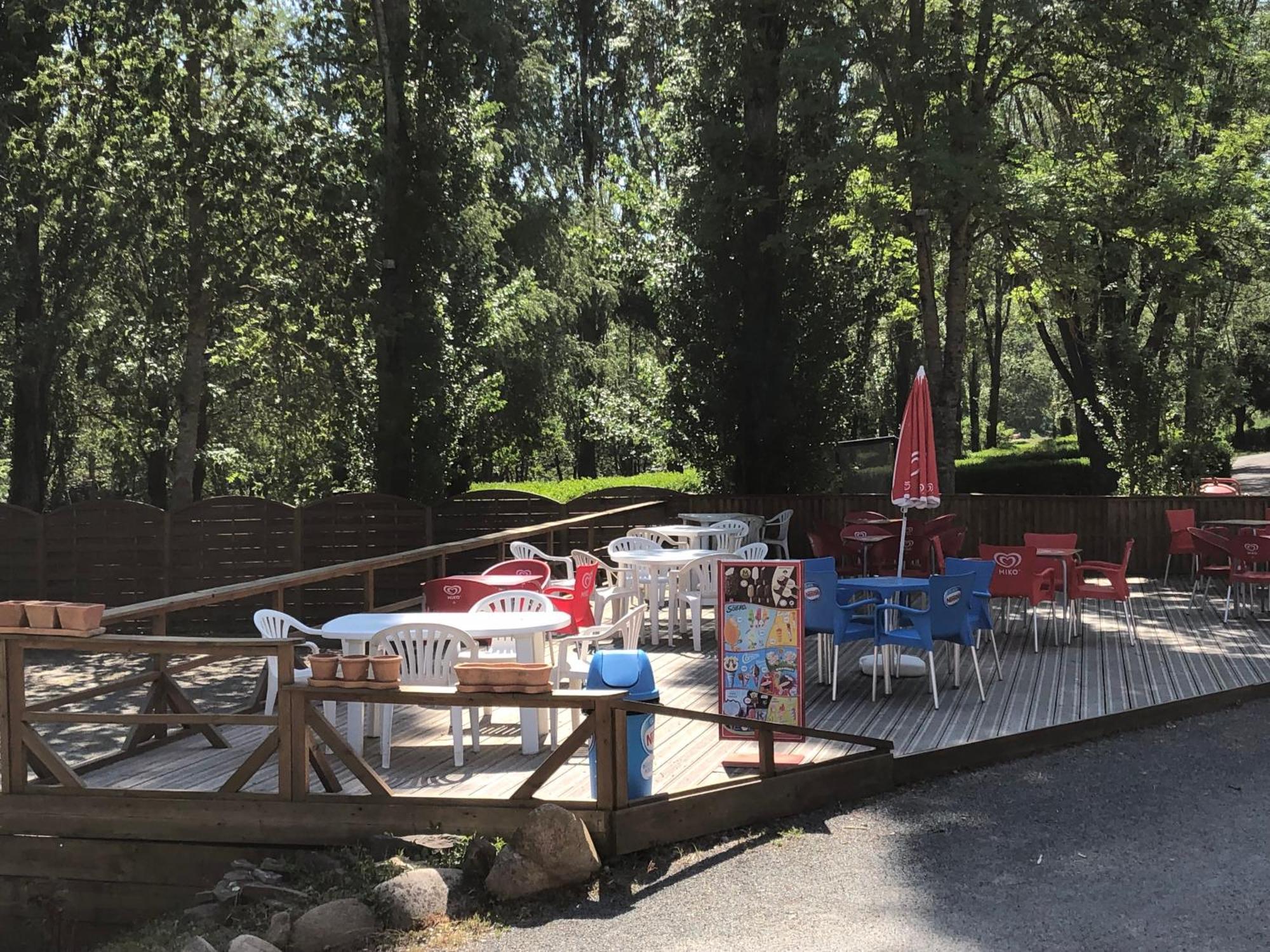 Camping Du Pont De St Gal Saint-Gal-sur-Sioule Eksteriør billede