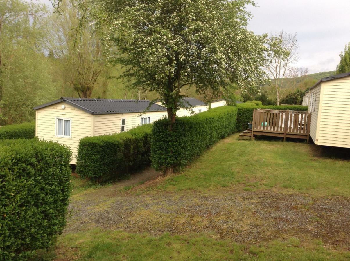 Camping Du Pont De St Gal Saint-Gal-sur-Sioule Eksteriør billede
