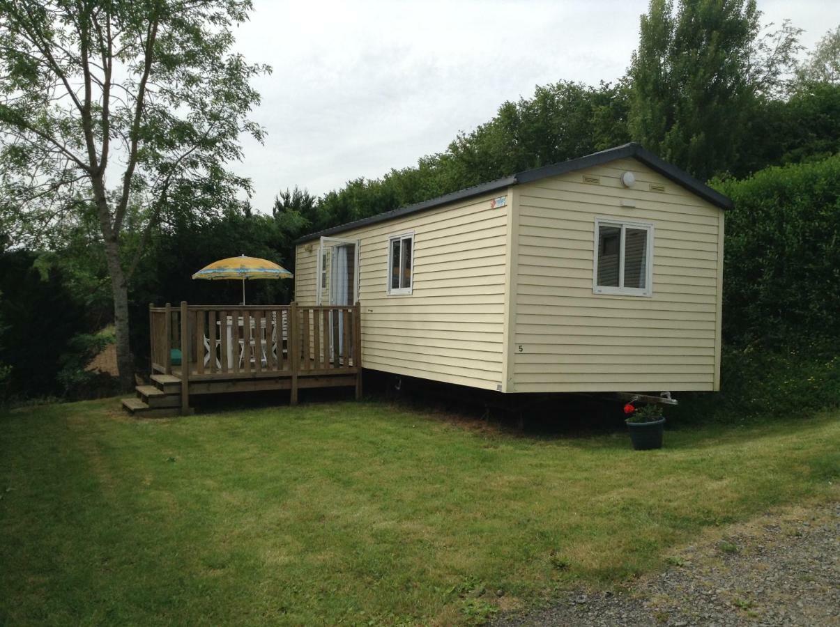 Camping Du Pont De St Gal Saint-Gal-sur-Sioule Eksteriør billede